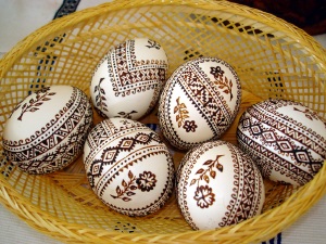 Красим яйца к Пасхе